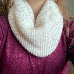 White Knitted Infiniti Scarf